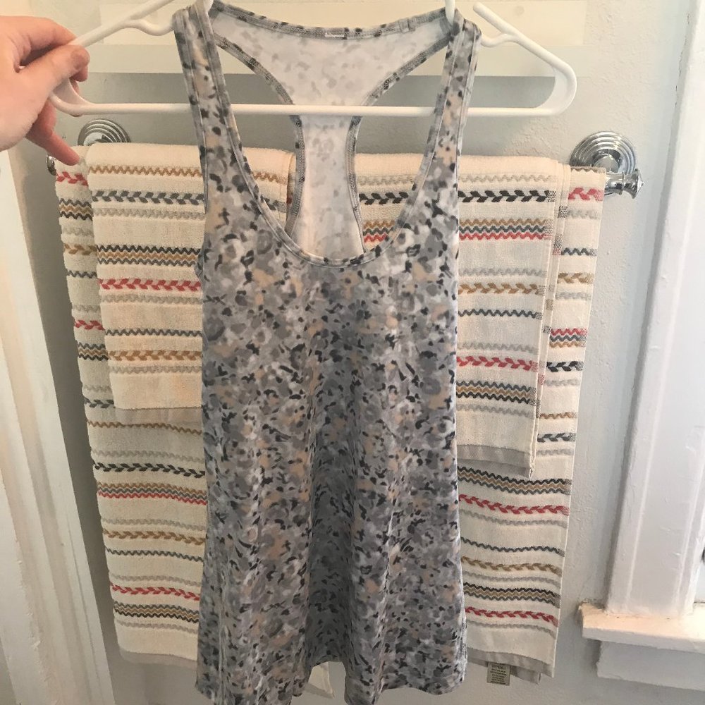 Lululemon Athletica Workout Tank Top Size 6 Gray